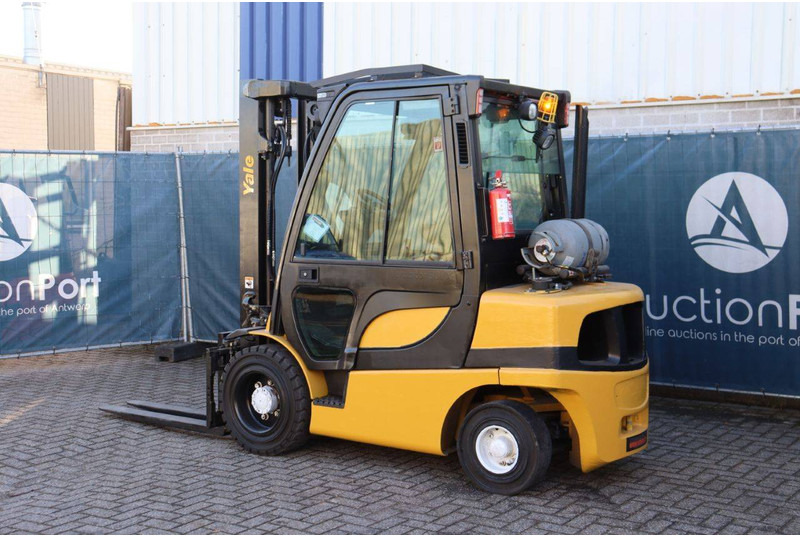 Yale GLP30VX - رافعة شوكية تعمل بالغاز: صورة 3 Yale GLP30VX - رافعة شوكية تعمل بالغاز: صورة 3