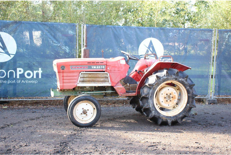 Yanmar YM2310 - جرار: صورة 1 Yanmar YM2310 - جرار: صورة 1