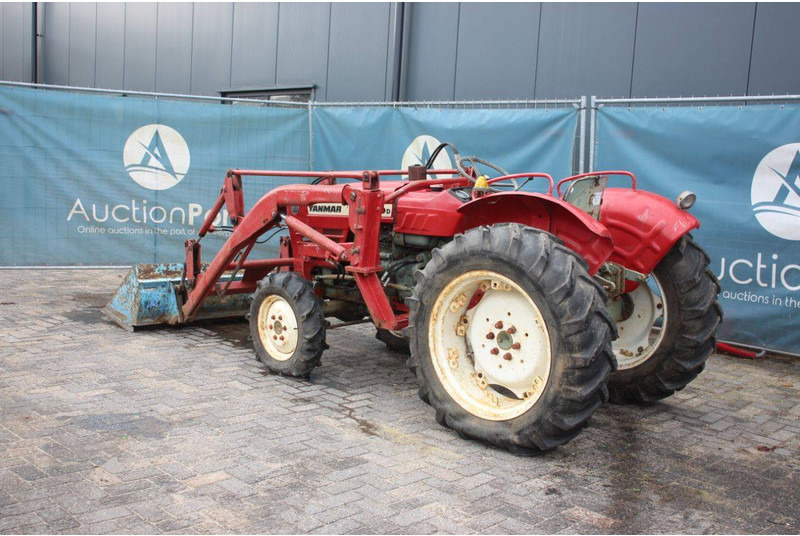 Yanmar YM3110D - جرار: صورة 3 Yanmar YM3110D - جرار: صورة 3