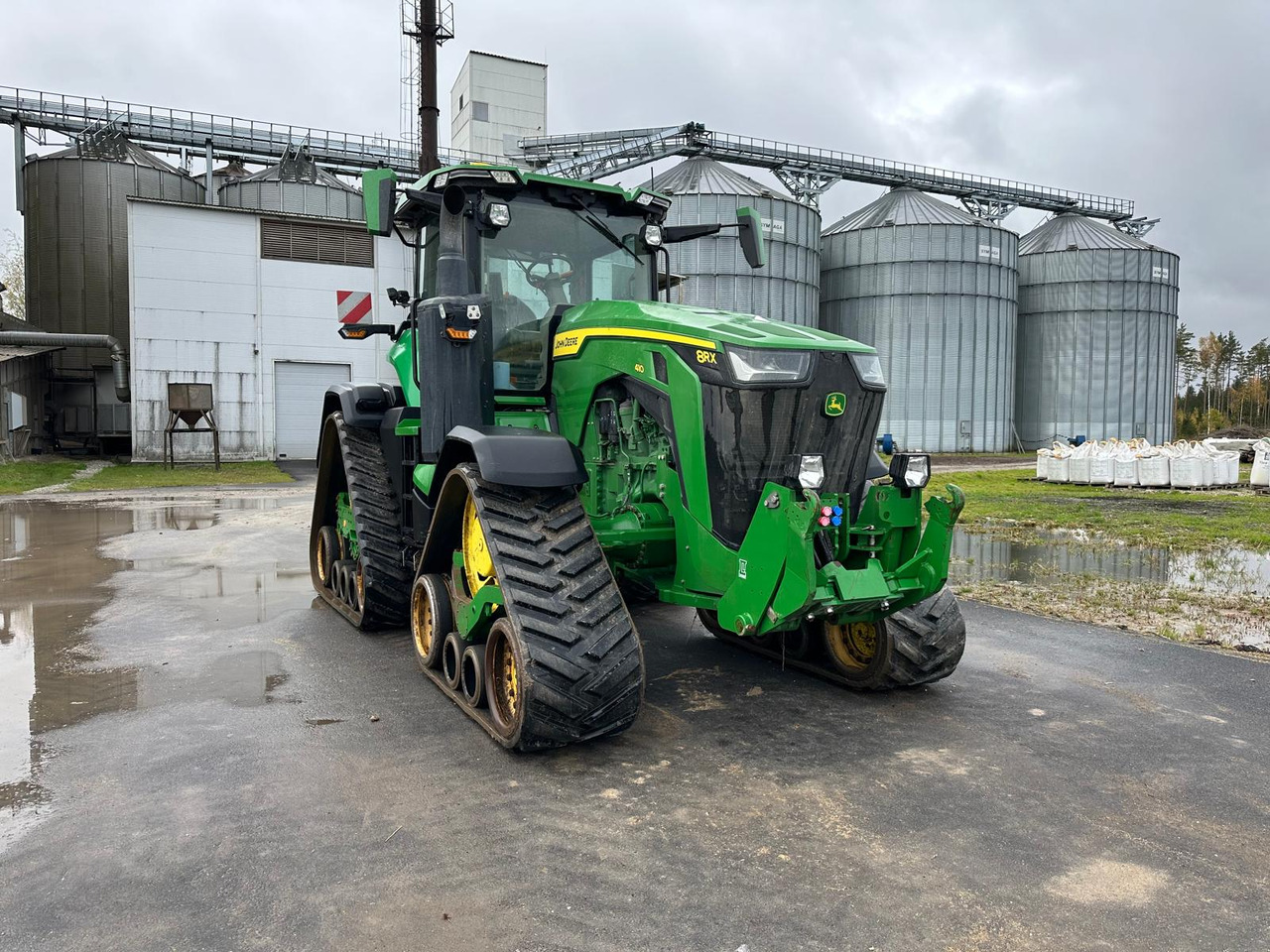 John Deere 8RX 410 Signature Edition - جرار مجنزر: صورة 2 John Deere 8RX 410 Signature Edition - جرار مجنزر: صورة 2