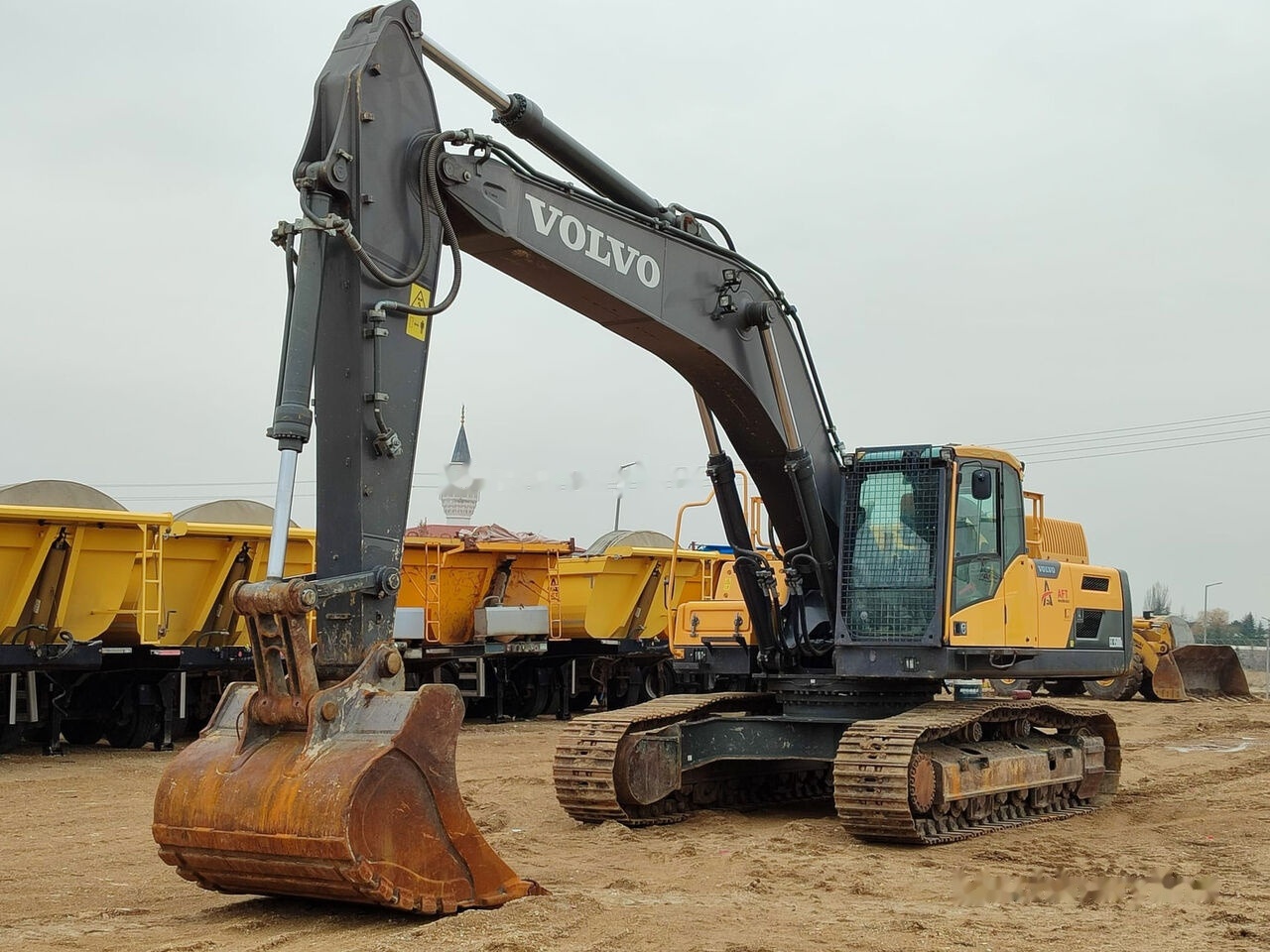 Volvo 2018 EC 350DL PALETTE EXCAVATOR - حفار زاحف: صورة 1 Volvo 2018 EC 350DL PALETTE EXCAVATOR - حفار زاحف: صورة 1