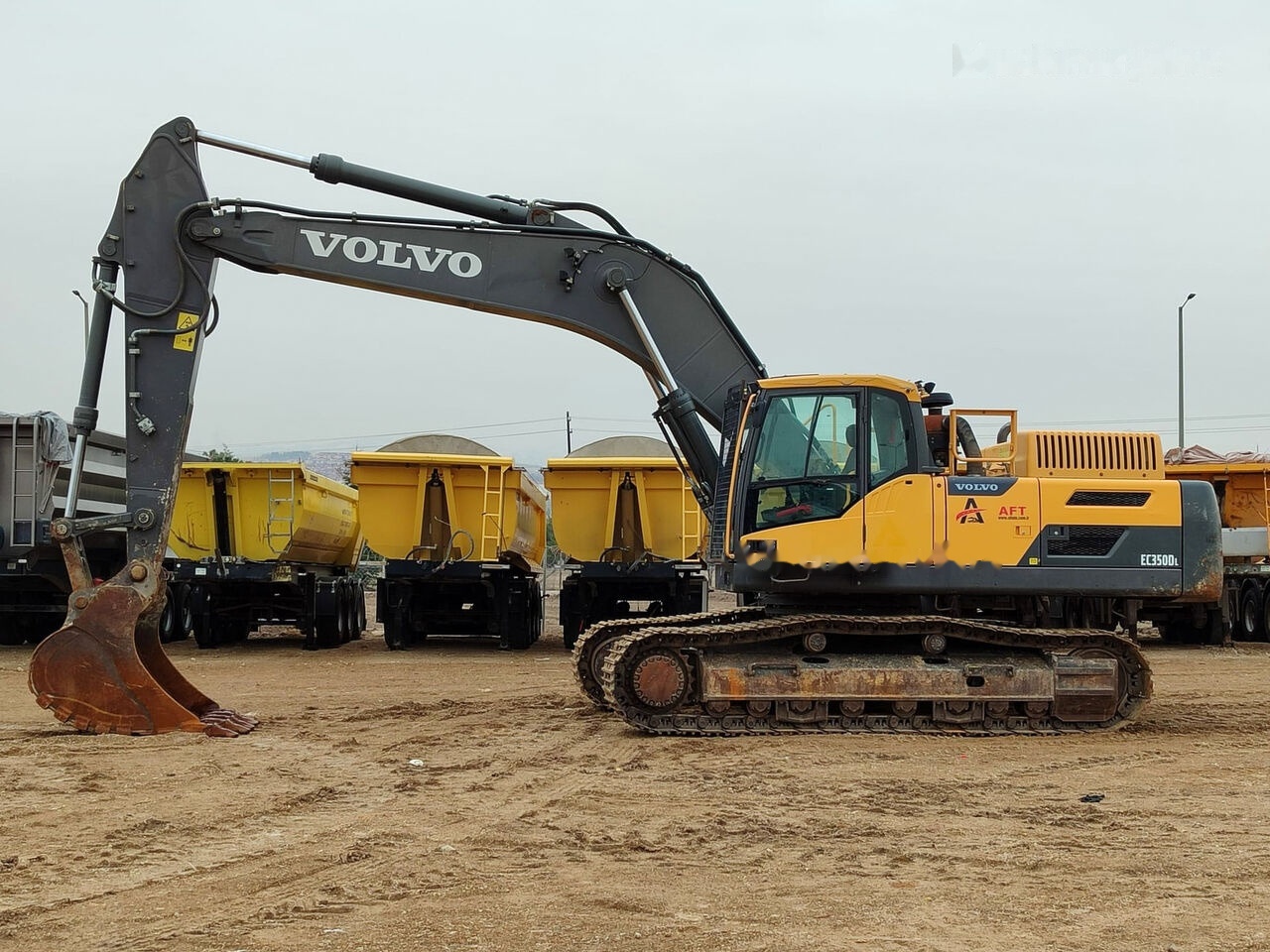 Volvo 2018 EC 350DL PALETTE EXCAVATOR - حفار زاحف: صورة 5 Volvo 2018 EC 350DL PALETTE EXCAVATOR - حفار زاحف: صورة 5