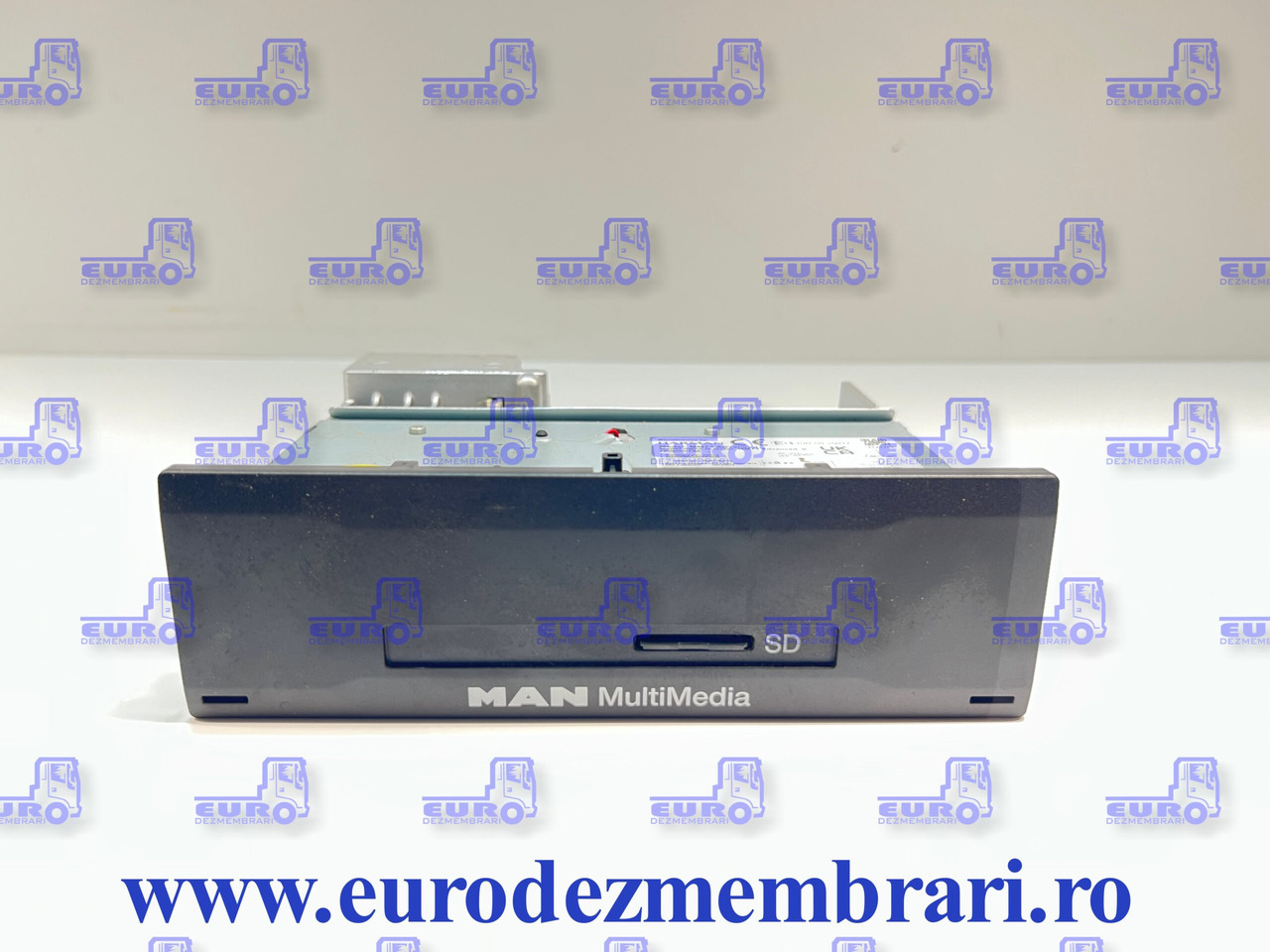 ELEMENT BORD RADIO MAN MMT3 81.28100.6081 - الكابينة والداخلية - شاحنة: صورة 1 ELEMENT BORD RADIO MAN MMT3 81.28100.6081 - الكابينة والداخلية - شاحنة: صورة 1