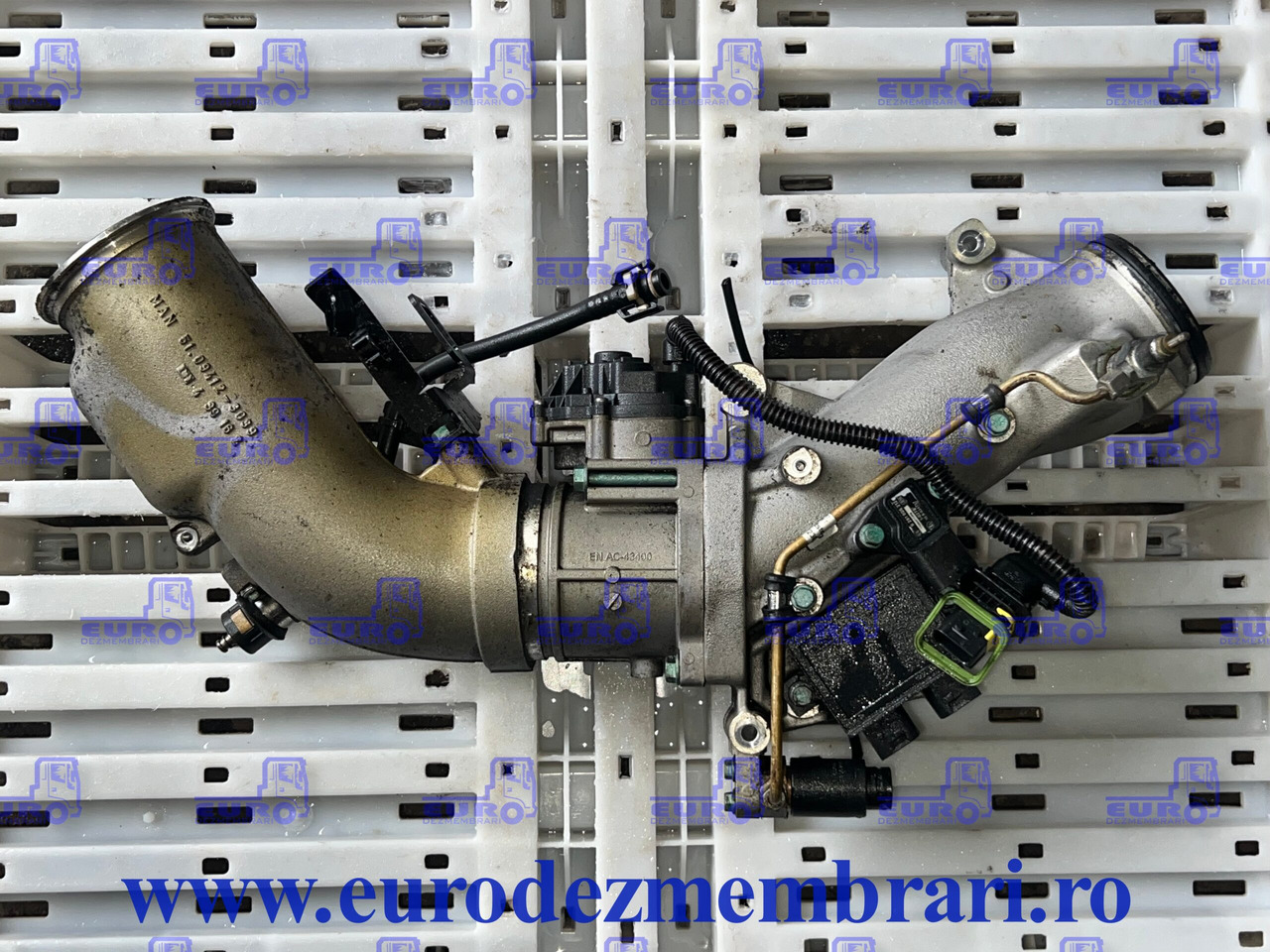 GALERIE ADMISIE + CLAPETA ACCELERATIE MAN TGX D3876 51.09413.7018, 51.09412.0323, 51.09412.0718, 51.26803.0055, 51.25902.0154, 51.25902.0081 - مشعب السحب - شاحنة: صورة 1 GALERIE ADMISIE + CLAPETA ACCELERATIE MAN TGX D3876 51.09413.7018, 51.09412.0323, 51.09412.0718, 51.26803.0055, 51.25902.0154, 51.25902.0081 - مشعب السحب - شاحنة: صورة 1