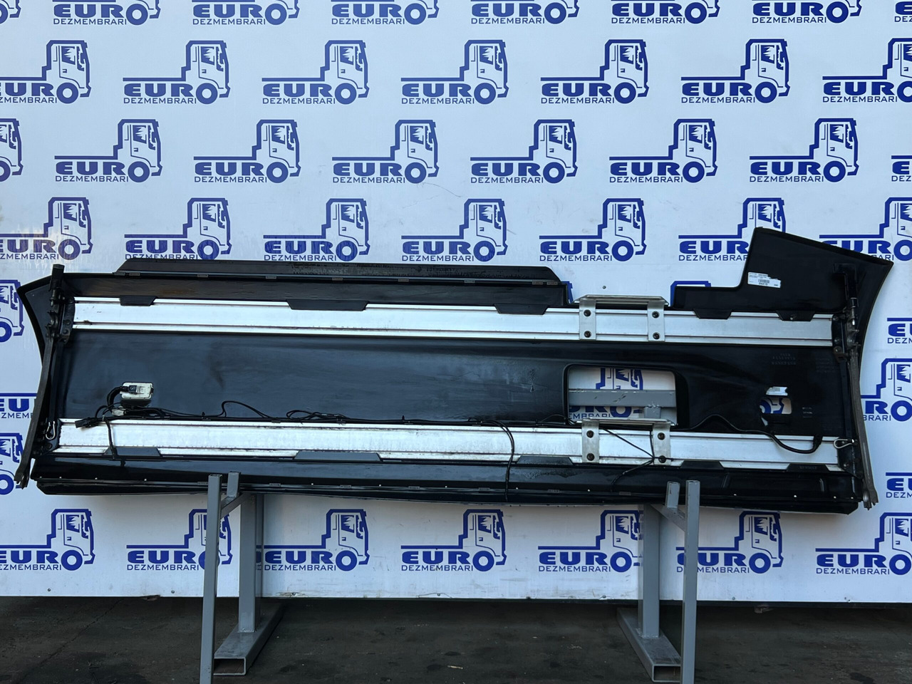 PARABICICLIST STANGA RENAULT T 82302001, 82302005, 82375109, 82375110, 21234571 - هيكل السيارة الخارجية - شاحنة: صورة 2 PARABICICLIST STANGA RENAULT T 82302001, 82302005, 82375109, 82375110, 21234571 - هيكل السيارة الخارجية - شاحنة: صورة 2