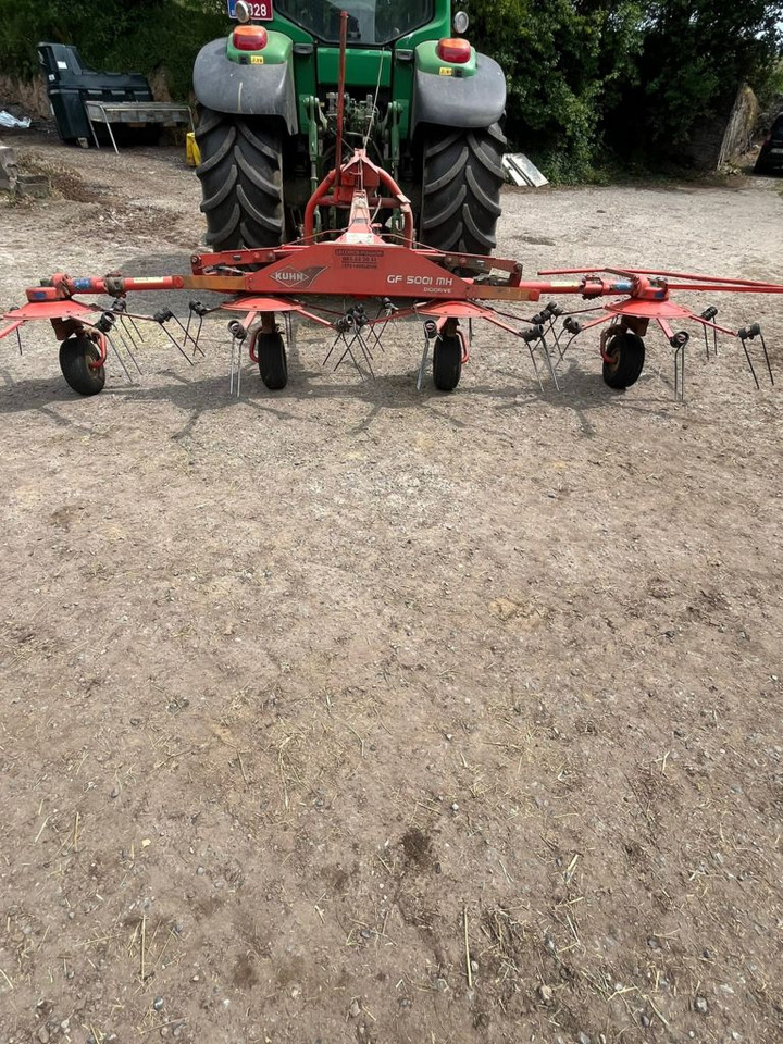 Kuhn GF5001MH - نشارة الدريس/ شوكة جرف: صورة 1 Kuhn GF5001MH - نشارة الدريس/ شوكة جرف: صورة 1