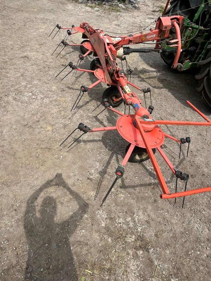 Kuhn GF5001MH - نشارة الدريس/ شوكة جرف: صورة 2 Kuhn GF5001MH - نشارة الدريس/ شوكة جرف: صورة 2