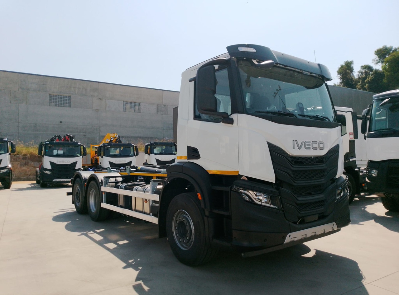 IVECO AD280X40 YPS ON X-WAY E6 (Hook Equipment) - شاحنة برافعة خطافية: صورة 3 IVECO AD280X40 YPS ON X-WAY E6 (Hook Equipment) - شاحنة برافعة خطافية: صورة 3
