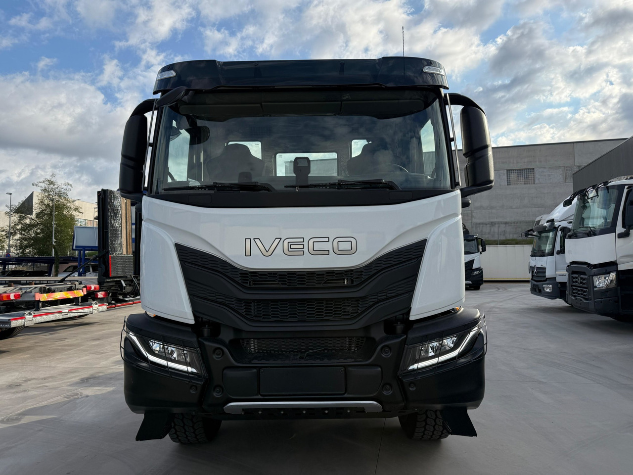 IVECO AD300X46Z OFF X-Way HI-TRACTION E6 (Chassis) - شاحنة بهيكل معدني للمقصورة: صورة 3 IVECO AD300X46Z OFF X-Way HI-TRACTION E6 (Chassis) - شاحنة بهيكل معدني للمقصورة: صورة 3