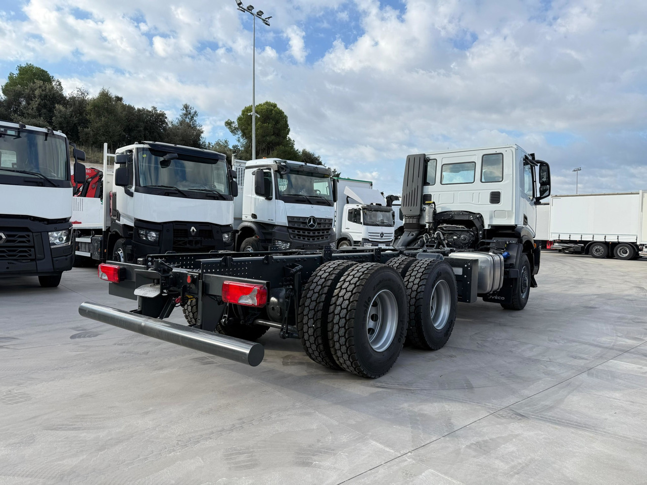 IVECO AD300X46Z OFF X-Way HI-TRACTION E6 (Chassis) - شاحنة بهيكل معدني للمقصورة: صورة 4 IVECO AD300X46Z OFF X-Way HI-TRACTION E6 (Chassis) - شاحنة بهيكل معدني للمقصورة: صورة 4