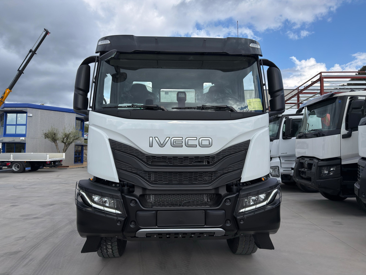IVECO AD380T46 6x4 E6 (Chassis) - شاحنة بهيكل معدني للمقصورة: صورة 3 IVECO AD380T46 6x4 E6 (Chassis) - شاحنة بهيكل معدني للمقصورة: صورة 3