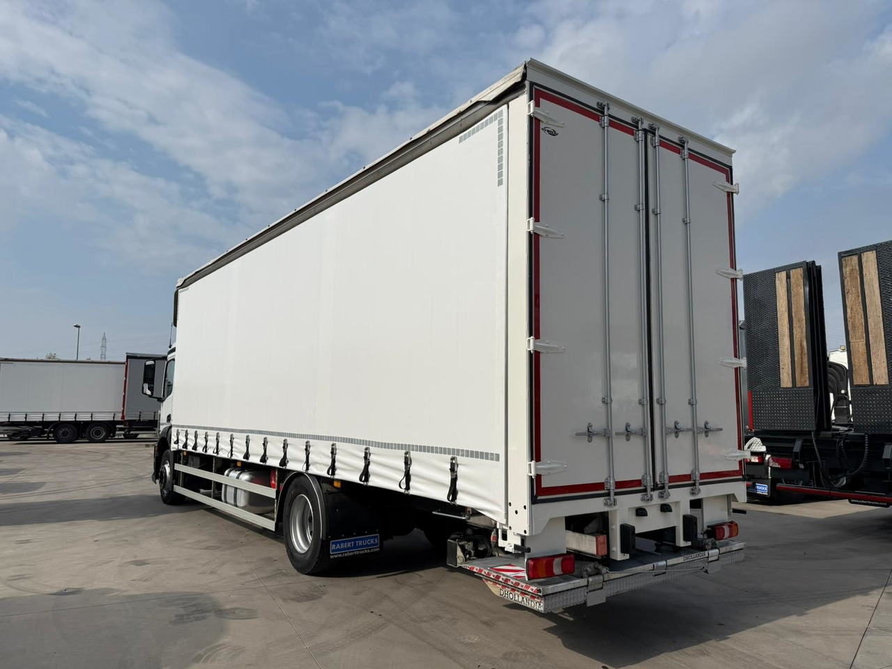 MERCEDES BENZ 18.27 Antos E6 (Tauliner) - شاحنة ذات ستائر جانبية: صورة 4 MERCEDES BENZ 18.27 Antos E6 (Tauliner) - شاحنة ذات ستائر جانبية: صورة 4