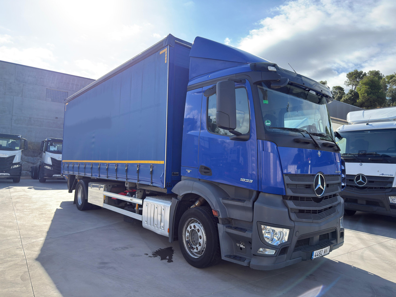 MERCEDES BENZ 18.33 Antos E6 (Self-portable) - شاحنة ذات ستائر جانبية: صورة 2 MERCEDES BENZ 18.33 Antos E6 (Self-portable) - شاحنة ذات ستائر جانبية: صورة 2