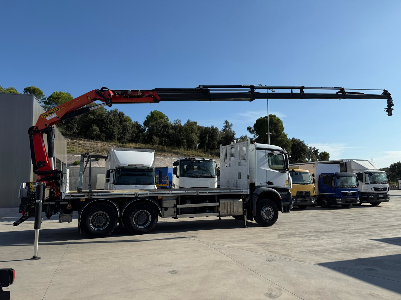 MERCEDES BENZ 26.36 Arocs E6 (Platform and Crane) - شاحنات مسطحة, شاحنة كرين: صورة 3 MERCEDES BENZ 26.36 Arocs E6 (Platform and Crane) - شاحنات مسطحة, شاحنة كرين: صورة 3