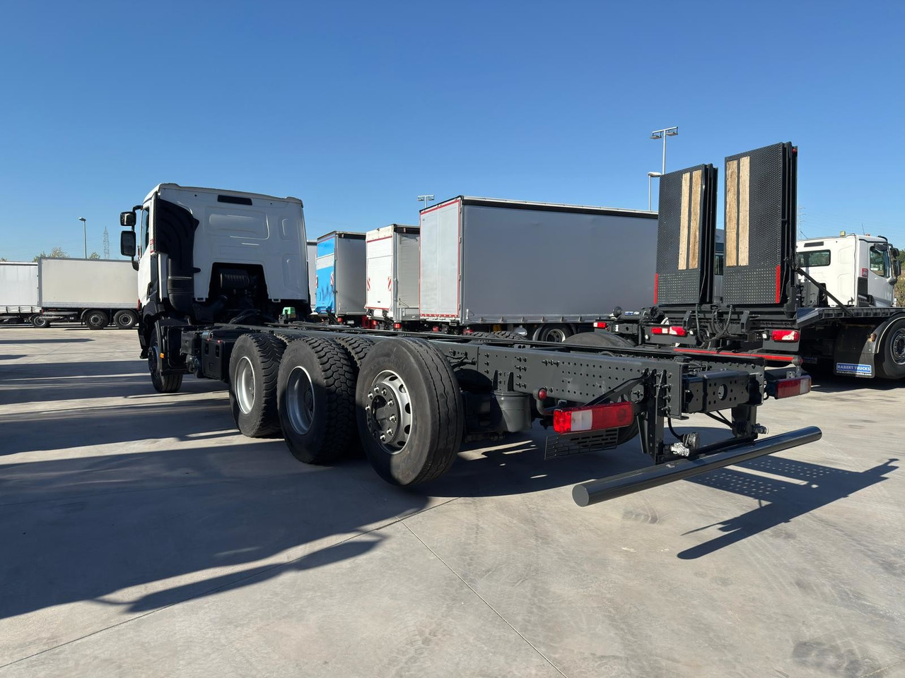 RENAULT C460 E6 (Chassis) - شاحنة بهيكل معدني للمقصورة: صورة 4 RENAULT C460 E6 (Chassis) - شاحنة بهيكل معدني للمقصورة: صورة 4