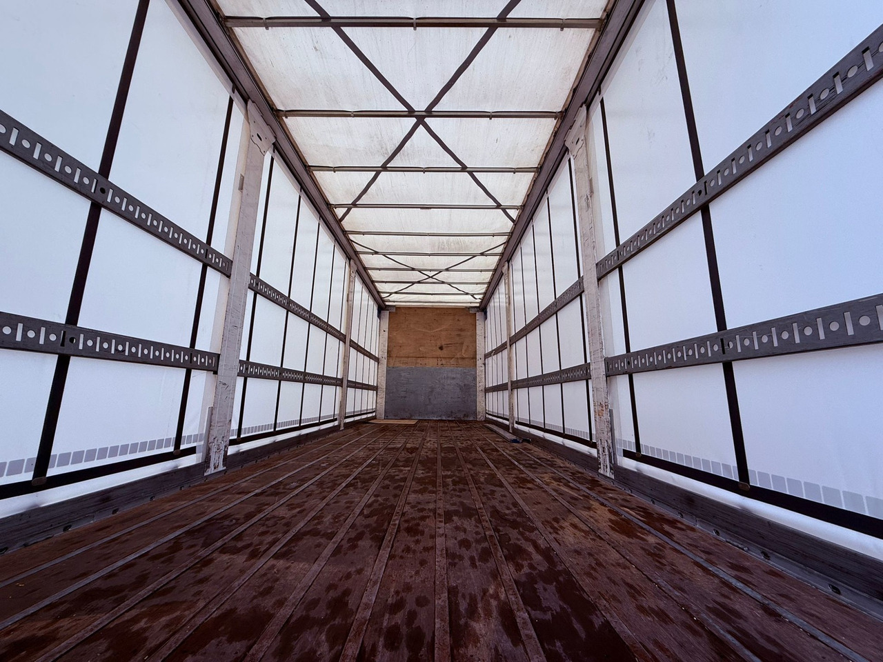 RENAULT D19 E6 (Tauliner) - شاحنة ذات ستائر جانبية: صورة 2 RENAULT D19 E6 (Tauliner) - شاحنة ذات ستائر جانبية: صورة 2