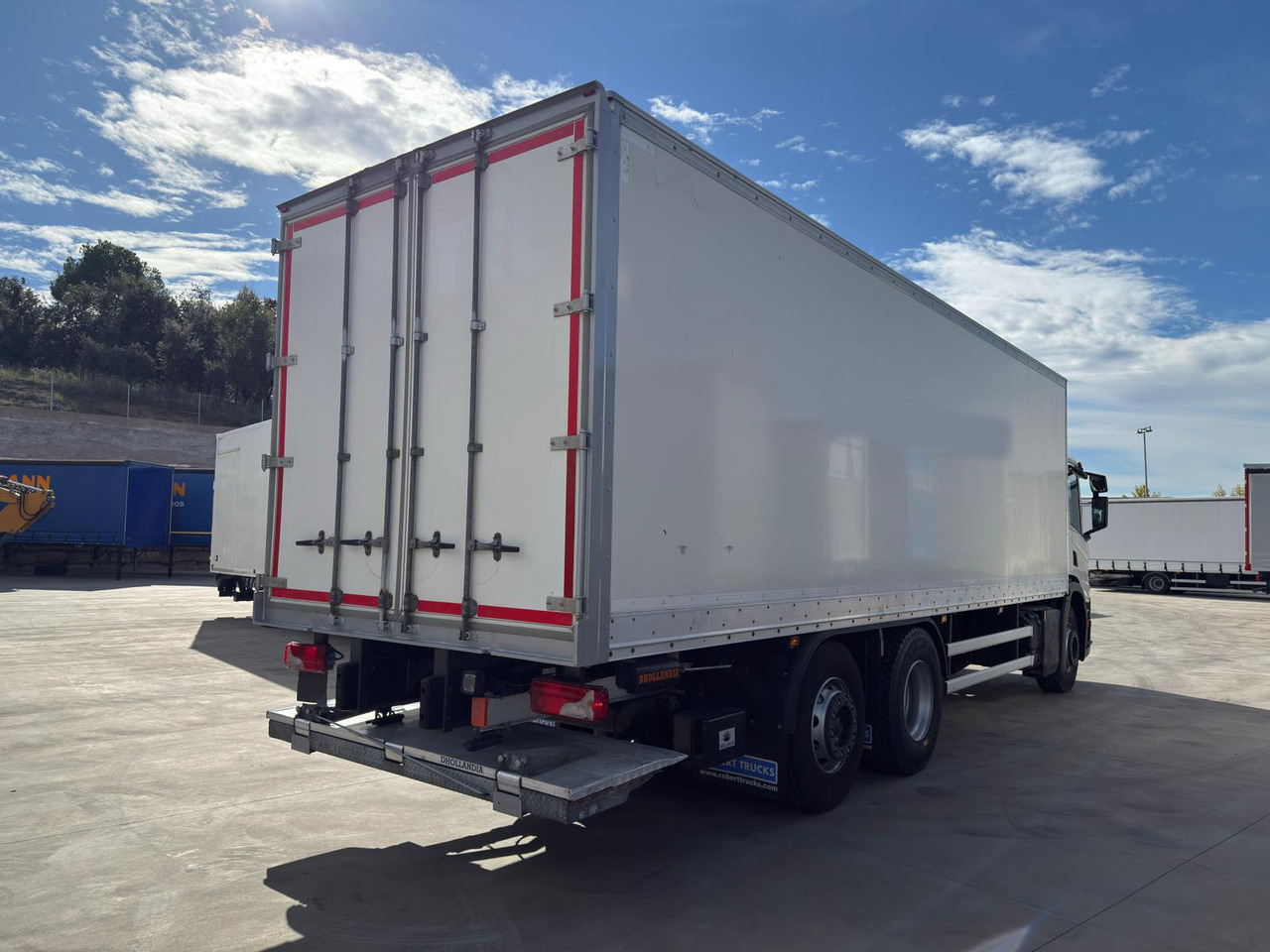 SCANIA P360 E6 (VAN) - شاحنة صندوقية: صورة 4 SCANIA P360 E6 (VAN) - شاحنة صندوقية: صورة 4