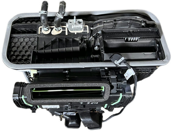 Mercedes-Benz MP5 - الحرارة/ التهوية: صورة 2 Mercedes-Benz MP5 - الحرارة/ التهوية: صورة 2