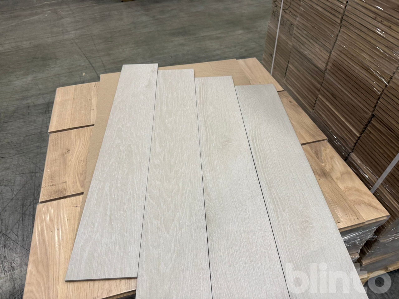 116 m2 - 150x900 mm - أدوات ومعدات: صورة 1 116 m2 - 150x900 mm - أدوات ومعدات: صورة 1