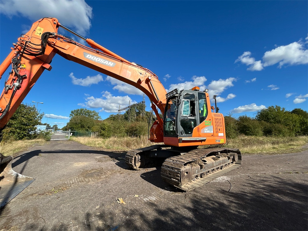 Doosan DX 235 LCR - حفار زاحف: صورة 2 Doosan DX 235 LCR - حفار زاحف: صورة 2