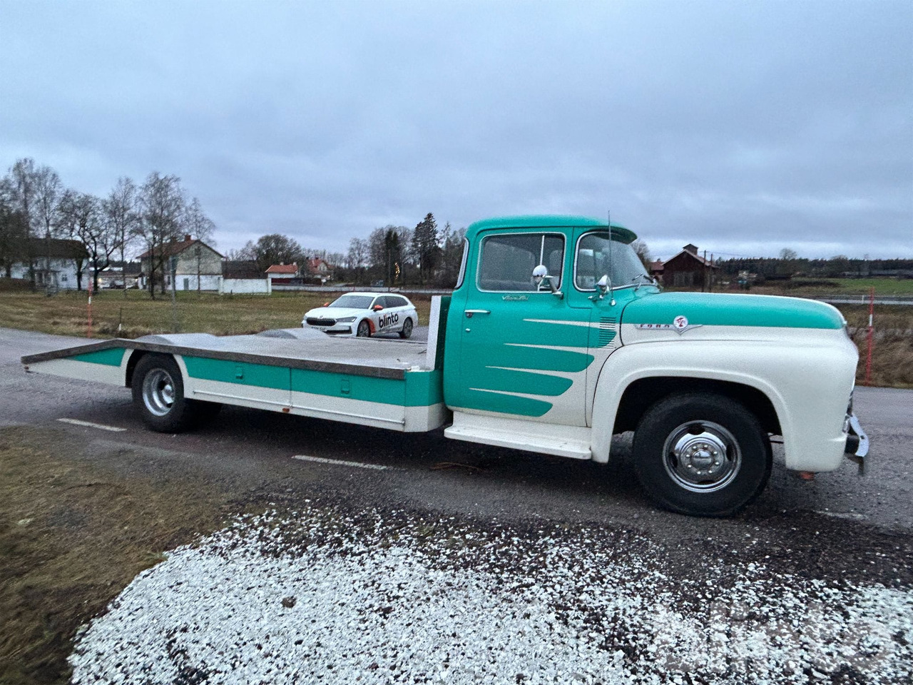 Ford F350 - شاحنة نقل سيارات شاحنة: صورة 4 Ford F350 - شاحنة نقل سيارات شاحنة: صورة 4