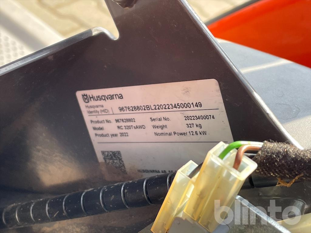 HUSQVARNA RC 320 TS AWD - جزازة عشب الحدائق: صورة 5 HUSQVARNA RC 320 TS AWD - جزازة عشب الحدائق: صورة 5