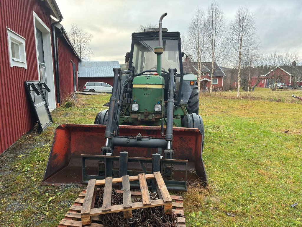 JOHN DEERE 1640 TSS - جرار: صورة 2 JOHN DEERE 1640 TSS - جرار: صورة 2