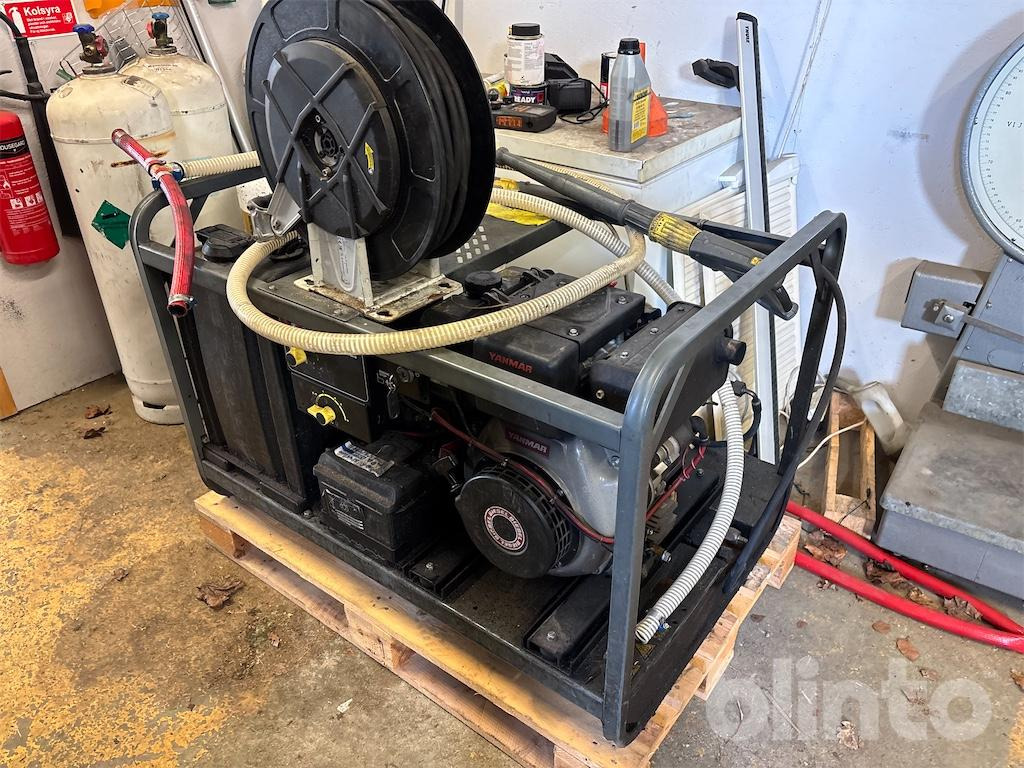 Kärcher Professional HDS 1000 DE - ماكينة غسيل ضغط عالي: صورة 2 Kärcher Professional HDS 1000 DE - ماكينة غسيل ضغط عالي: صورة 2