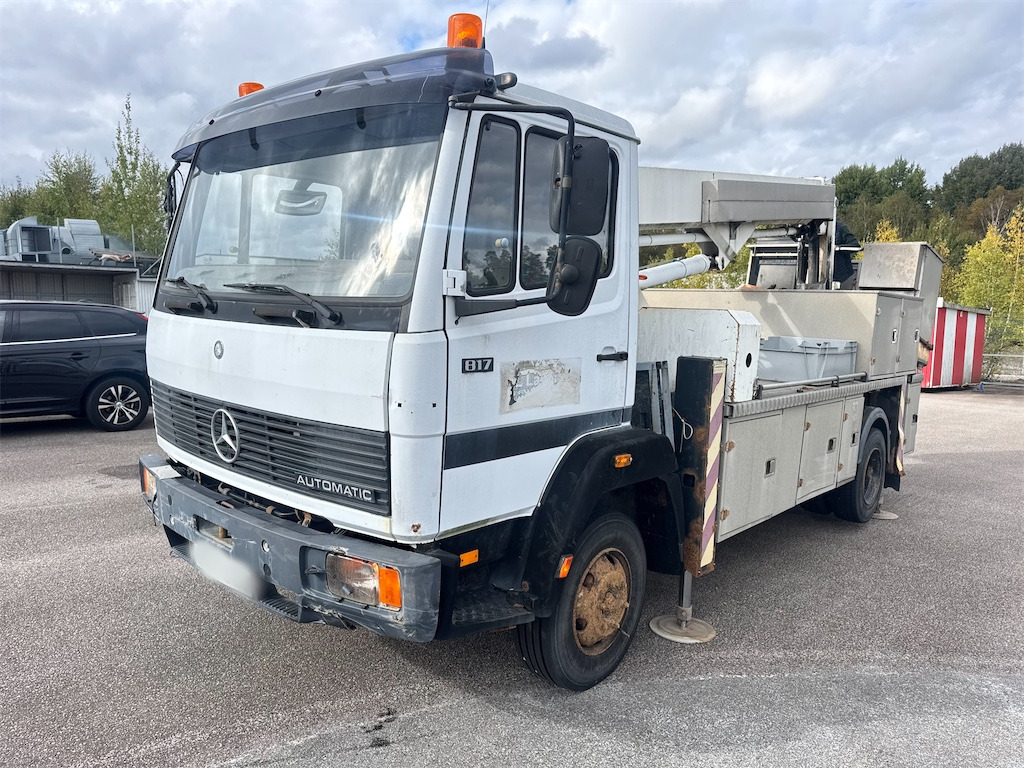 MERCEDES BENZ 817 - منصة محمولة مثبتة على الشاحنة: صورة 1 MERCEDES BENZ 817 - منصة محمولة مثبتة على الشاحنة: صورة 1