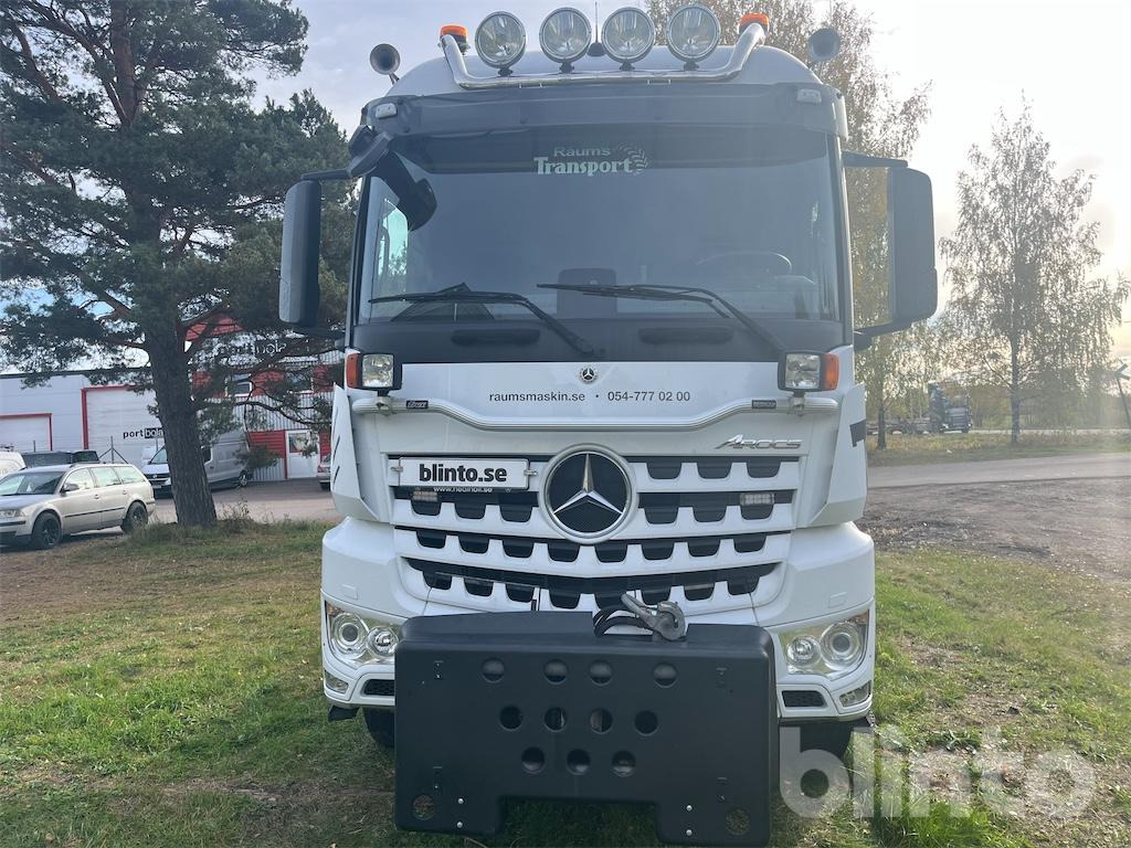 MERCEDES-BENZ Arocs 3251 8x4 - شاحنة برافعة خطافية: صورة 4 MERCEDES-BENZ Arocs 3251 8x4 - شاحنة برافعة خطافية: صورة 4