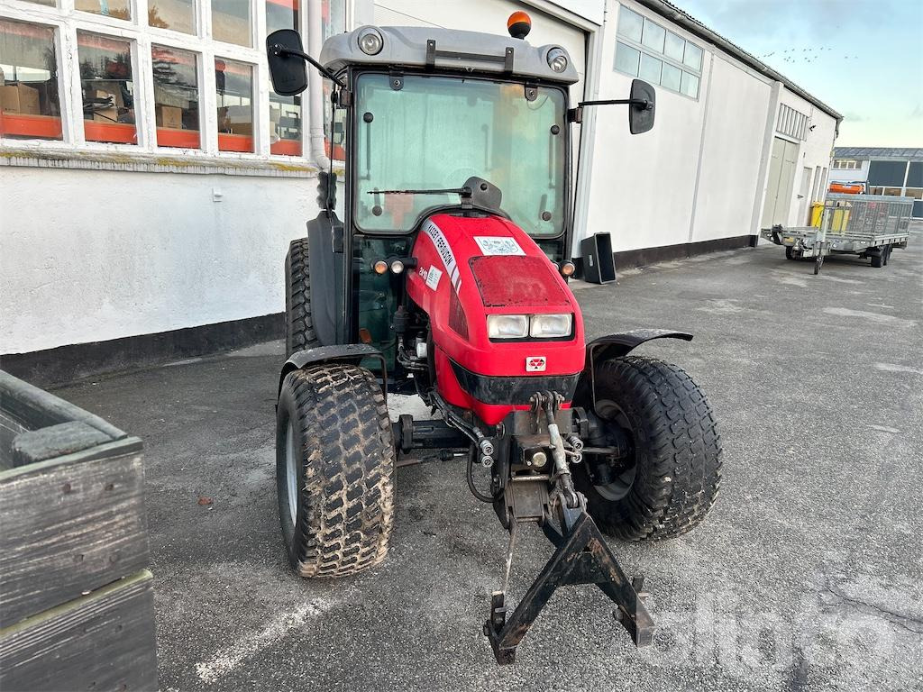 Massey Ferguson 2410 (2007) - جرار: صورة 2 Massey Ferguson 2410 (2007) - جرار: صورة 2