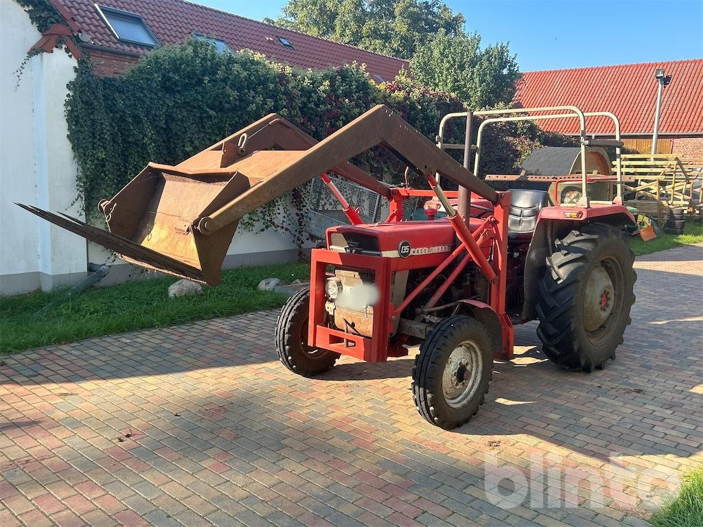 Massey-Ferguson MF 135 (1970) - جرار: صورة 1 Massey-Ferguson MF 135 (1970) - جرار: صورة 1
