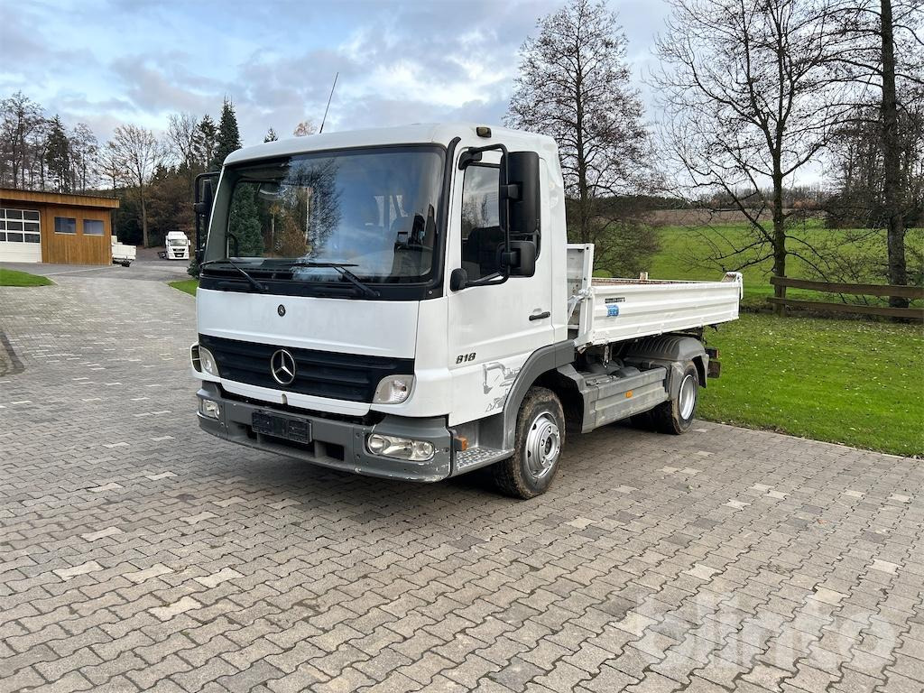 Mercedes Atego 818 (2005) - شاحنات مسطحة: صورة 1 Mercedes Atego 818 (2005) - شاحنات مسطحة: صورة 1