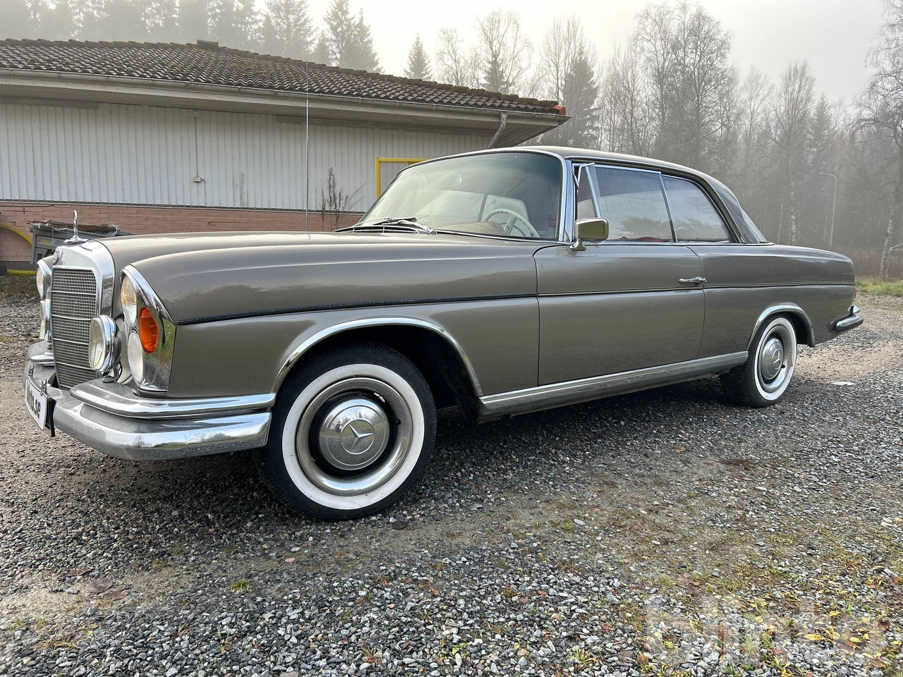 Mercedes Benz 220 SE B C - سيارة: صورة 1 Mercedes Benz 220 SE B C - سيارة: صورة 1