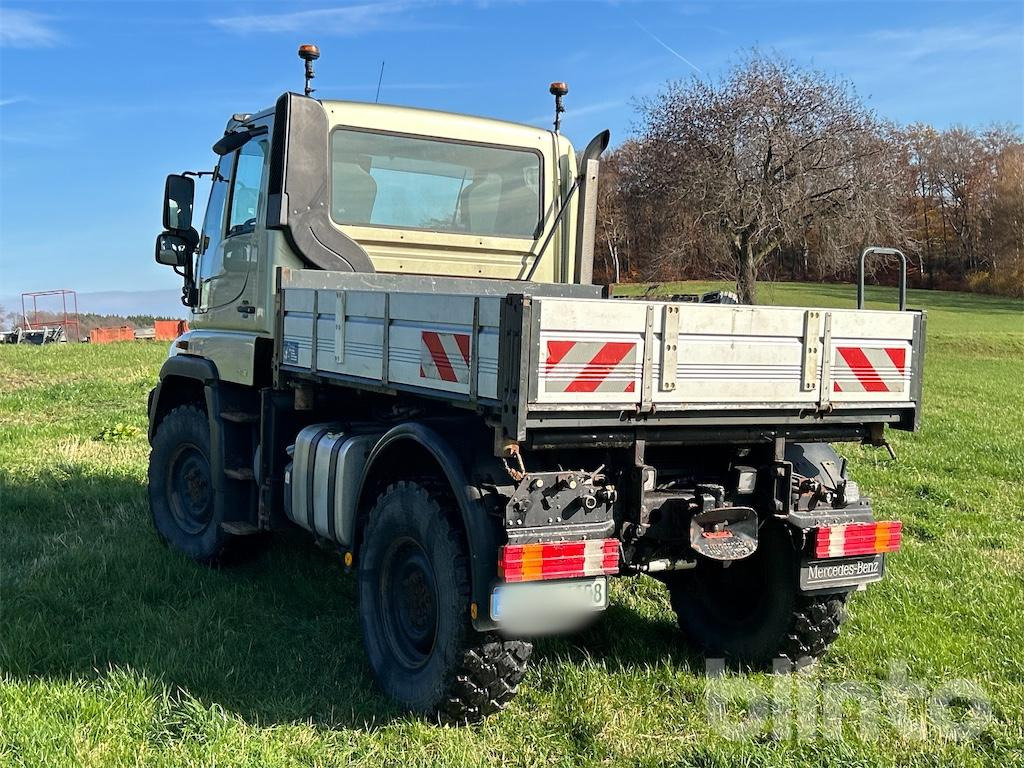 Mercedes-Benz U300 (2010) - شاحنات مسطحة: صورة 4 Mercedes-Benz U300 (2010) - شاحنات مسطحة: صورة 4