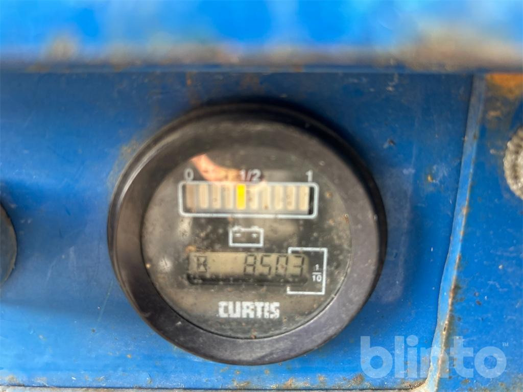 UpRight - مرفاع مقصي: صورة 5 UpRight - مرفاع مقصي: صورة 5