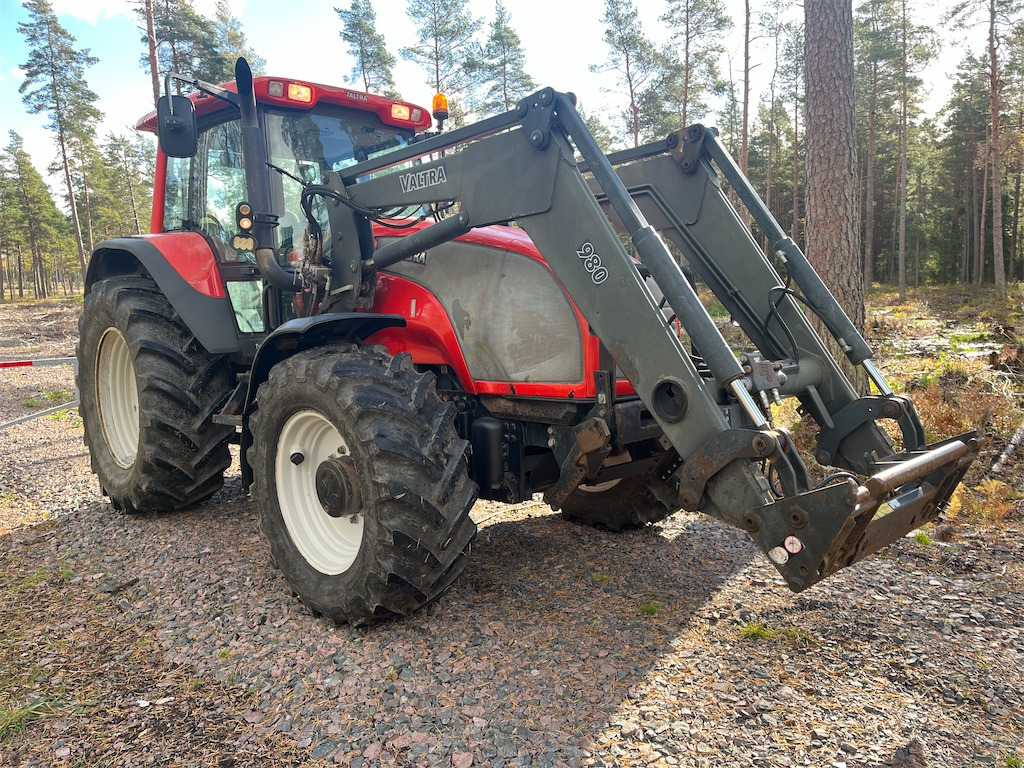VALTRA T140-4 - جرار: صورة 3 VALTRA T140-4 - جرار: صورة 3