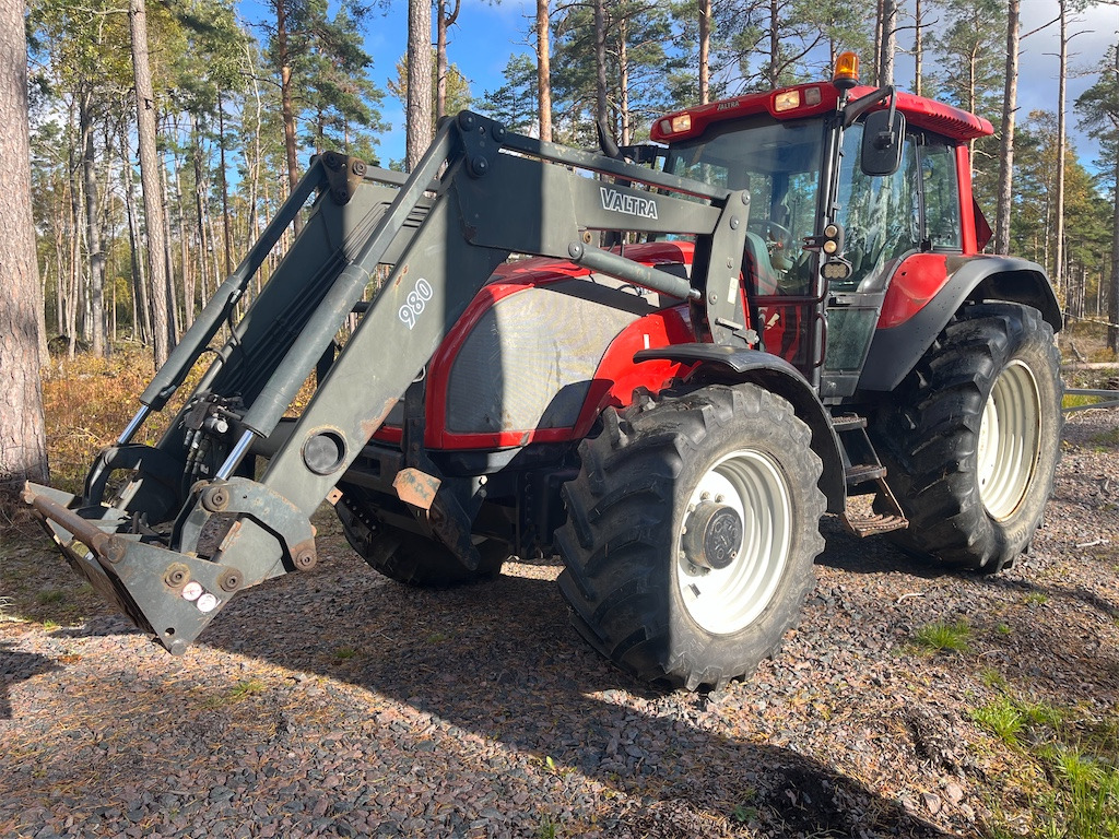 VALTRA T140-4 - جرار: صورة 1 VALTRA T140-4 - جرار: صورة 1