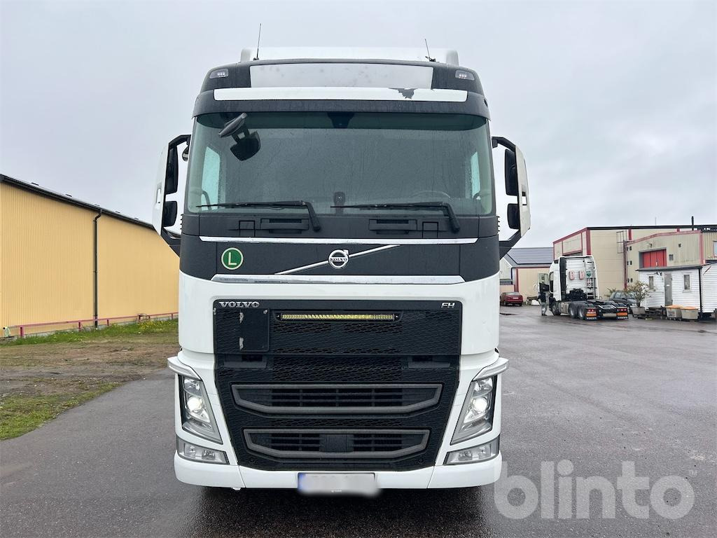 VOLVO FH 6x2 - شاحنة بهيكل معدني للمقصورة: صورة 2 VOLVO FH 6x2 - شاحنة بهيكل معدني للمقصورة: صورة 2
