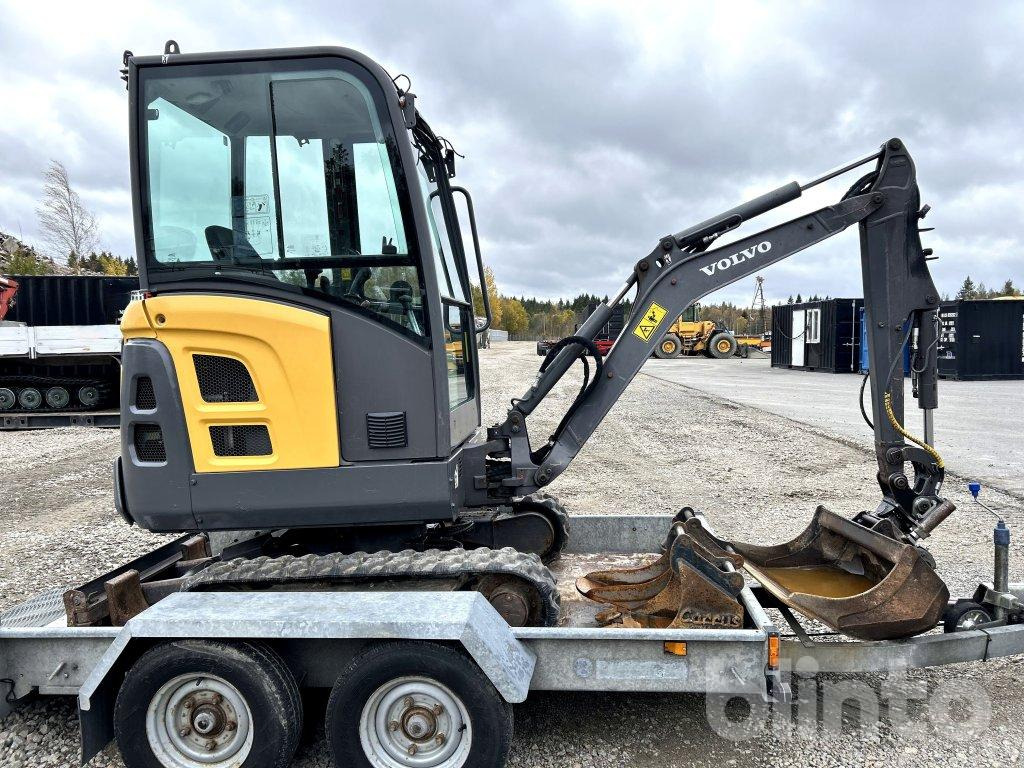 Volvo EC18D - حفار صغير: صورة 1 Volvo EC18D - حفار صغير: صورة 1