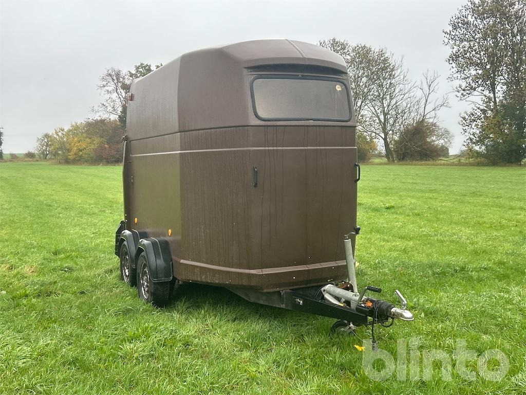 Westfalia 120 882 (1989) - عربة نقل خيل: صورة 2 Westfalia 120 882 (1989) - عربة نقل خيل: صورة 2
