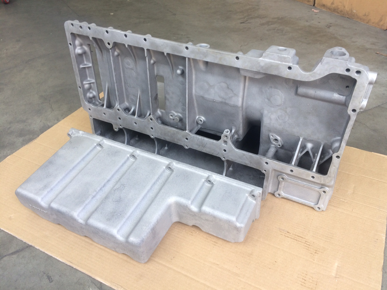 COPPA OLIO MAN 51058015648 - MOTORE D0836LUH01 / D0836LUH02 - حوض الزيت: صورة 2 COPPA OLIO MAN 51058015648 - MOTORE D0836LUH01 / D0836LUH02 - حوض الزيت: صورة 2