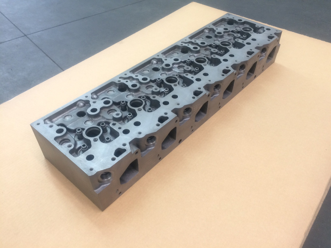 TESTATA CILINDRO - MAN 51031006095 - MOTORE MAN D0836 Common Rail - رأس أسطوانية: صورة 2 TESTATA CILINDRO - MAN 51031006095 - MOTORE MAN D0836 Common Rail - رأس أسطوانية: صورة 2