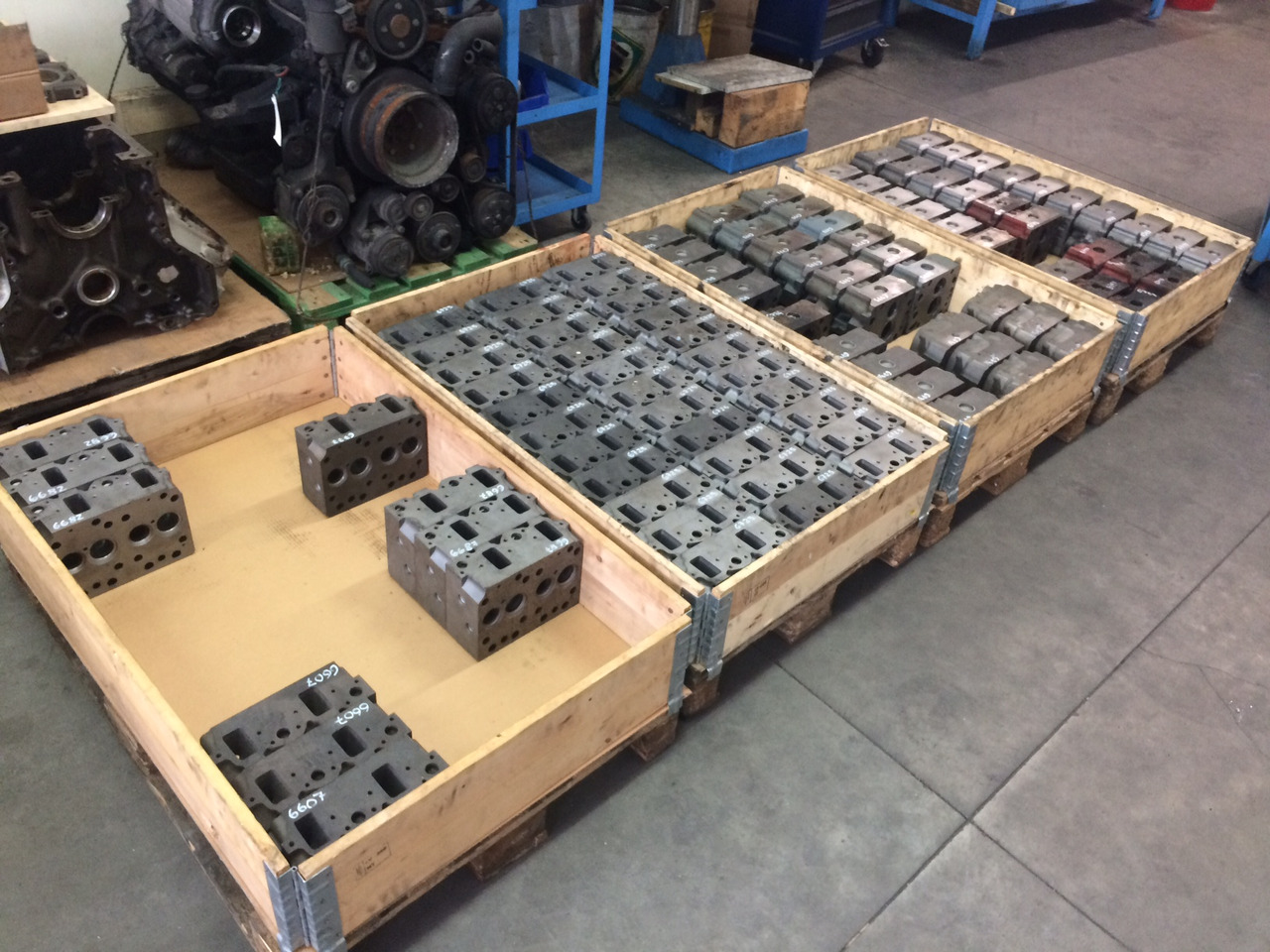 TESTATA MOTORE MAN D2865 / D2866 2V / D2876 2V / D2848 2V / D2840 2V / D2842 2V - رأس أسطوانية: صورة 2 TESTATA MOTORE MAN D2865 / D2866 2V / D2876 2V / D2848 2V / D2840 2V / D2842 2V - رأس أسطوانية: صورة 2