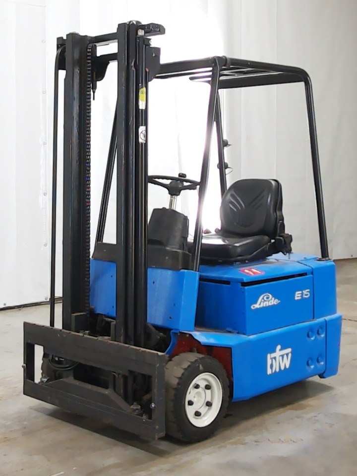 Linde E15 - رافعة شوكية كهربائية: صورة 1 Linde E15 - رافعة شوكية كهربائية: صورة 1