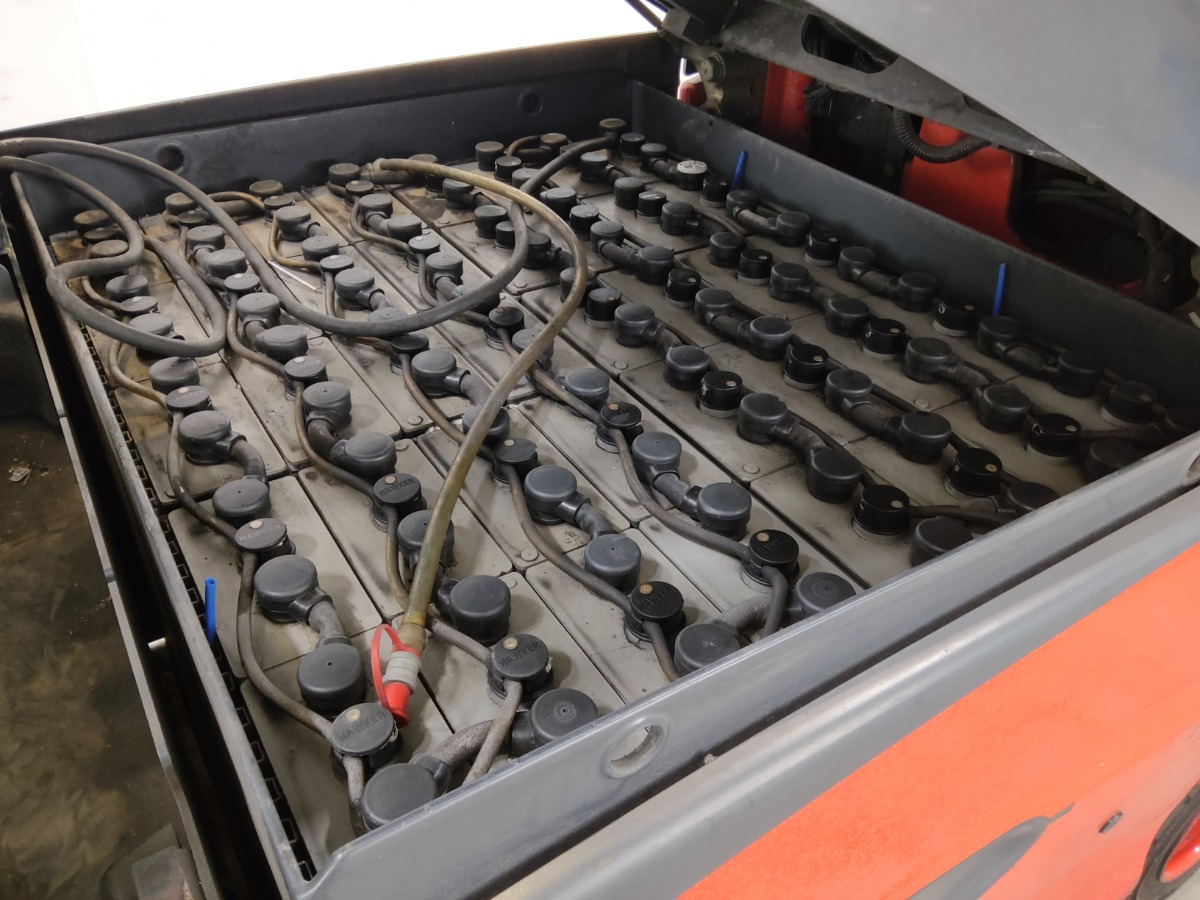 Linde E30HL-01/600 - رافعة شوكية كهربائية: صورة 4 Linde E30HL-01/600 - رافعة شوكية كهربائية: صورة 4