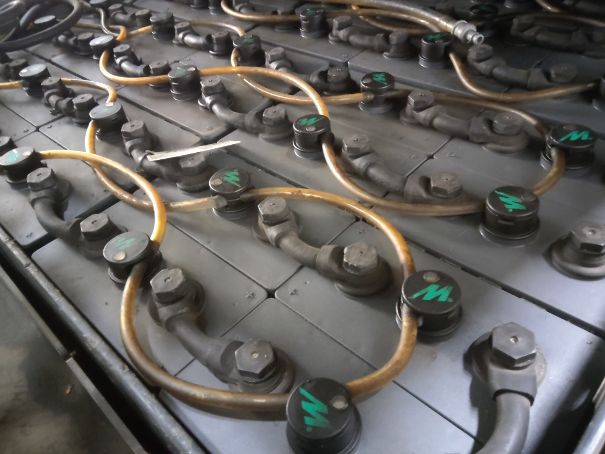 Linde E35HL-01 - رافعة شوكية كهربائية: صورة 4 Linde E35HL-01 - رافعة شوكية كهربائية: صورة 4