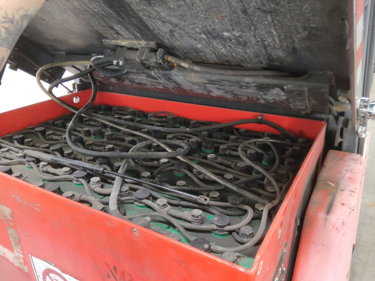Linde E35P - رافعة شوكية كهربائية: صورة 4 Linde E35P - رافعة شوكية كهربائية: صورة 4
