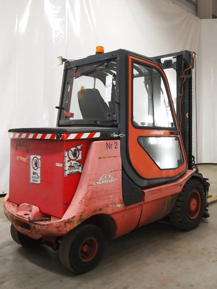 Linde E35P - رافعة شوكية كهربائية: صورة 2 Linde E35P - رافعة شوكية كهربائية: صورة 2