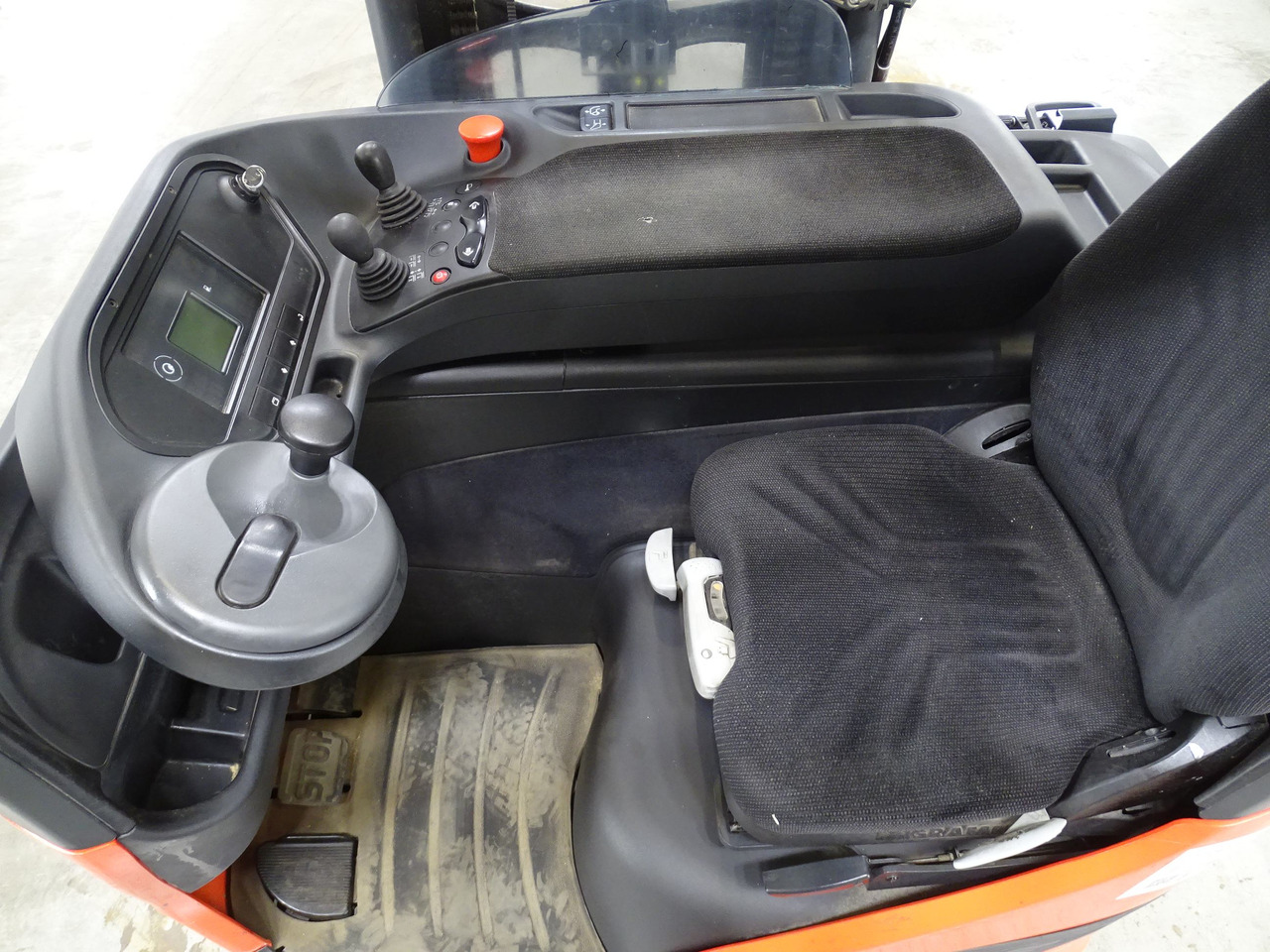 Linde R12B-01 - رافعة شوكية للوصول للأماكن الضيقة: صورة 3 Linde R12B-01 - رافعة شوكية للوصول للأماكن الضيقة: صورة 3